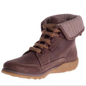 NWT Chaco Barbary Boots